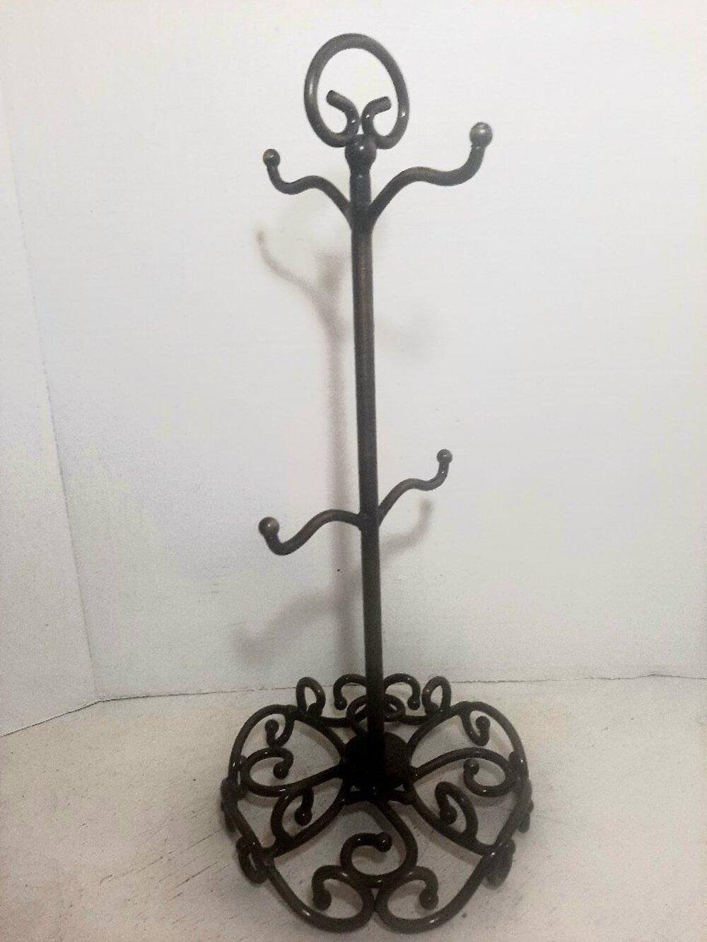 Pincess House Meridian Dark Burnished very sturdy ornate cup holder.